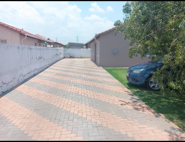 3 BEDROOM HOUSE FOR SALE IN WINDMILL PARK